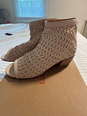 Lucky Brand beige Ankle Booties